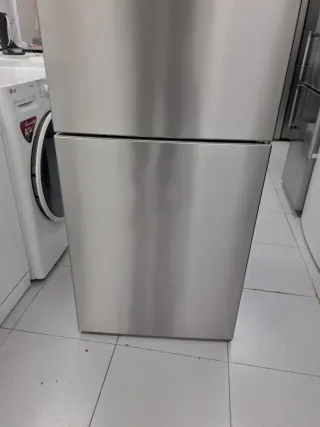 Nevera marca AEG plateada a++ 2,cm Nofrost