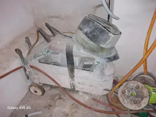 Máquina pulidora de suelos industrial