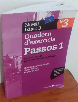 Passos 1. Llibre de classe. Nivell bàsic: Nivel...