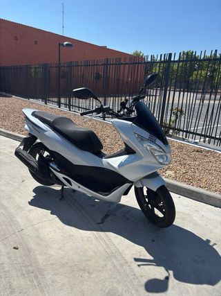 Honda PCX 125 Blanca 2015