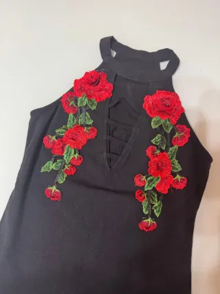 Body negro con rosas rojas Talla M-L