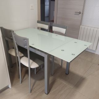 Mesa de cocina cristal y 4 sillas