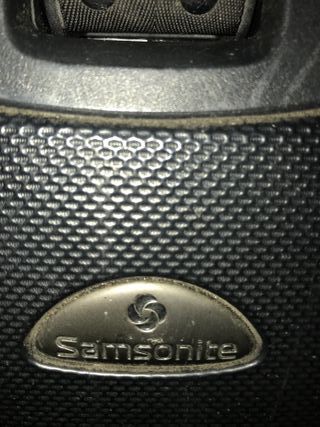 Maleta Samsonite rígida negra