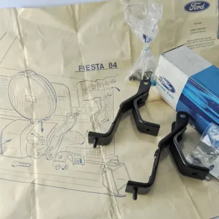 Soportes Faros largo alcance Ford Fiesta mk1 mk2