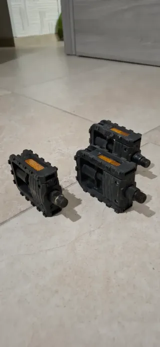 Pedali Bici Neri con Riflettenti Arancioni