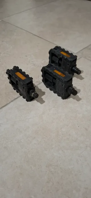 Pedali Bici Neri con Riflettenti Arancioni