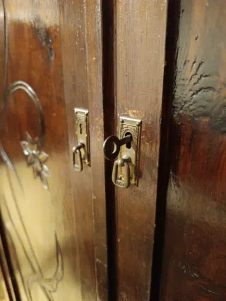 Armario Antiguo Madera Tallada