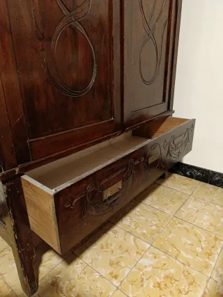 Armario Antiguo Madera Tallada