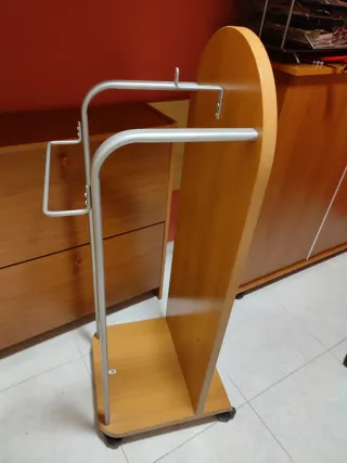 Galan de noche con ruedas