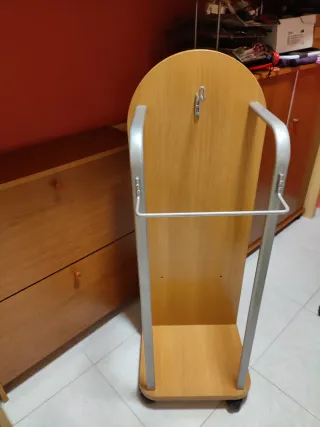 Galan de noche con ruedas