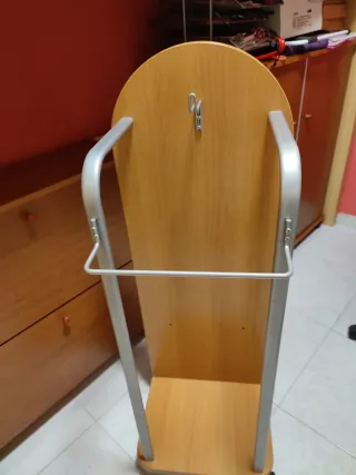 Galan de noche con ruedas