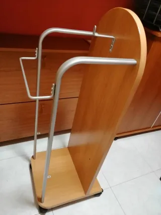 Galan de noche con ruedas