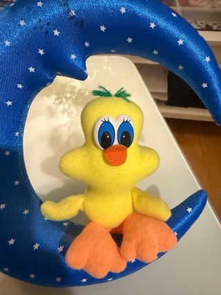 Móvil cuna peluche patito luna estrellas