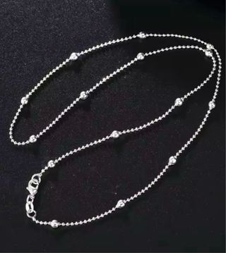 Cadena de plata con bolas