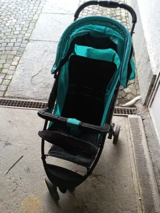 Passeggino leggero turchese e nero