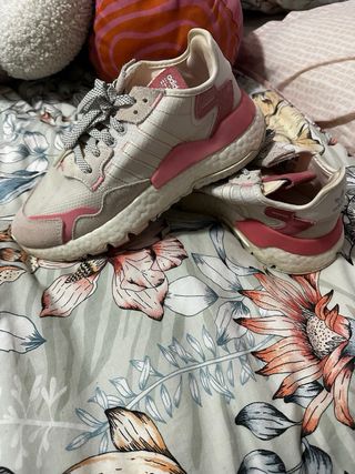Zapatillas Adidas Beige y Rosa