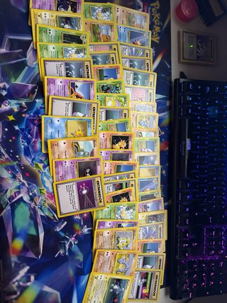 Lotto di 131 carte Pokémon base set