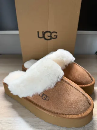 UGG Pantuflas Marrón y Blanco Nuevas