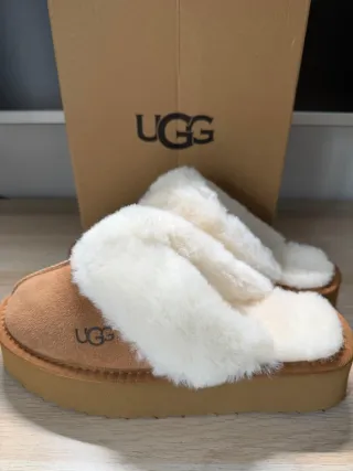 UGG Pantuflas Marrón y Blanco Nuevas