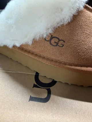 UGG Pantuflas Marrón y Blanco Nuevas