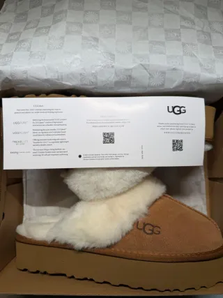 UGG Pantuflas Marrón y Blanco Nuevas