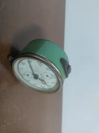 Antiguo reloj despertador de cuerda