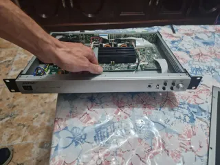 Amplificador Bose FreeSpace IZA 2120-HZ Averiado