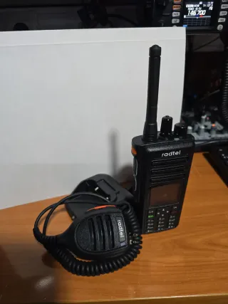 Walkie Talkie Radtel RT730