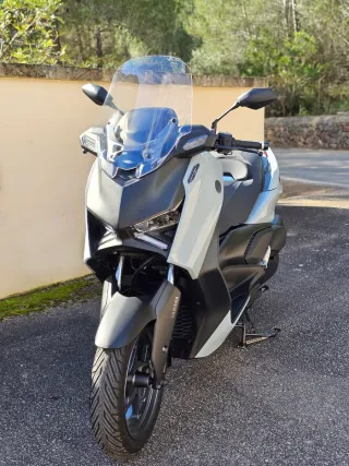 Yamaha xmax 300 Tech Max plus