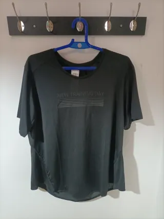 Camiseta deportiva NEW TRAINING DAY