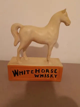 Figura cavallo White Horse Whisky