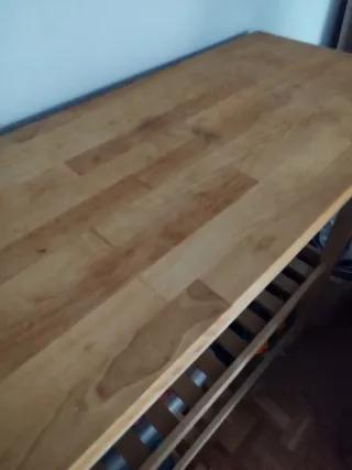 Camarera madera clara casi nueva de Ikea