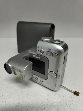 Cámara Nikon Coolpix SQ Plata