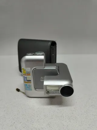 Cámara Nikon Coolpix SQ Plata