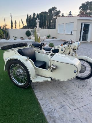 Alquiler Moto BMW R 27 con Sidecar