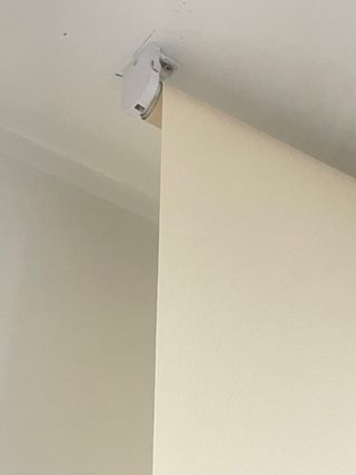 Estor enrollable beige tela