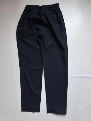 Pantalón negro azulado