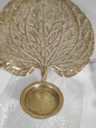 Candelabro hoja metal dorado