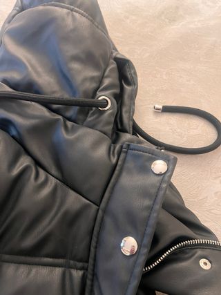 Chaleco acolchado Zara con capucha