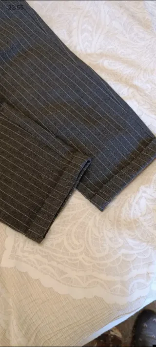 Pantalón de vestir Stradiwarius gris