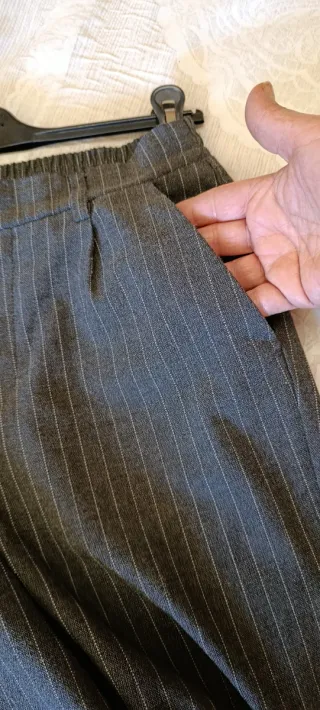 Pantalón de vestir Stradiwarius gris