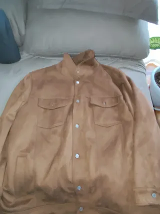 Cazadora Kiabi Marrón Talla 6XL