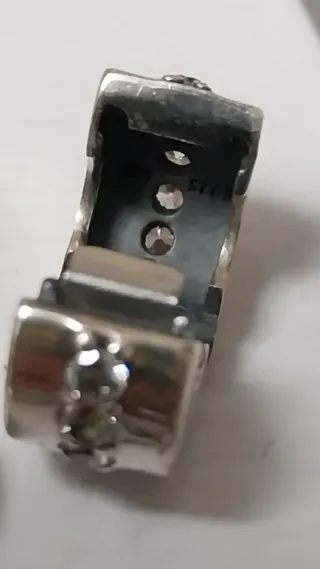 Pandora 3 Charm: Trébol y 2 Clip con circonitas.