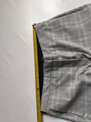 Pantalón de cuadros gris