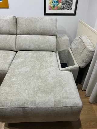 Sofá modular motorizado con almacenaje