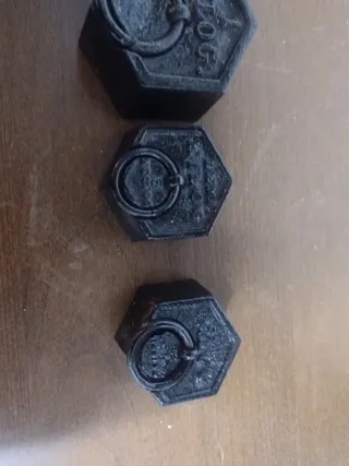 Antiguas pesas para balanza