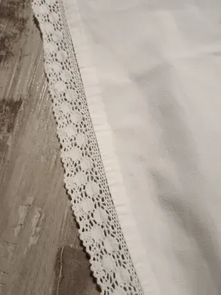 Tovaglia ricamata a mano in cotone