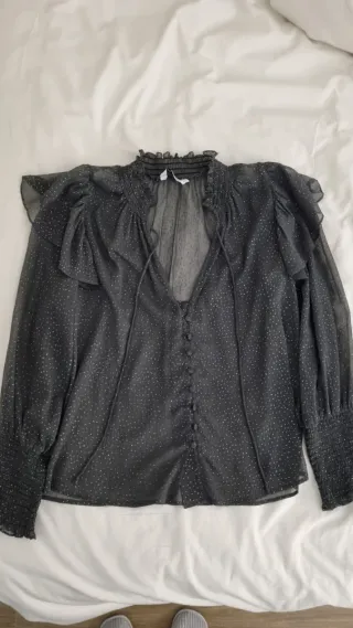 Blusa Zara gris con brillos