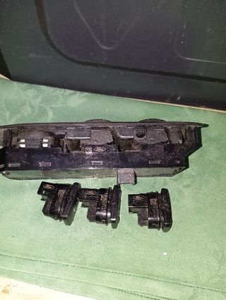 Mandos de la ventanillas y