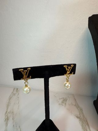 Conjunto Louis Vuitton Dorado y Perla
